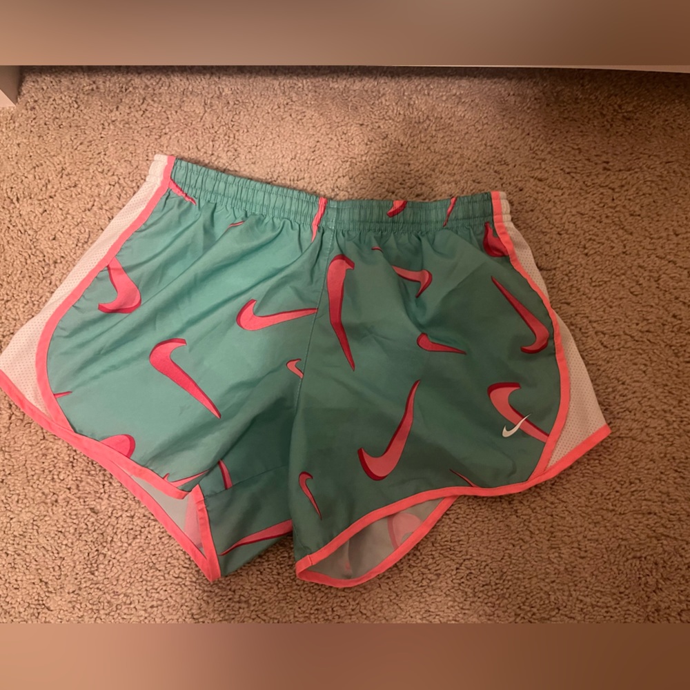Girls Nike sport shorts size large